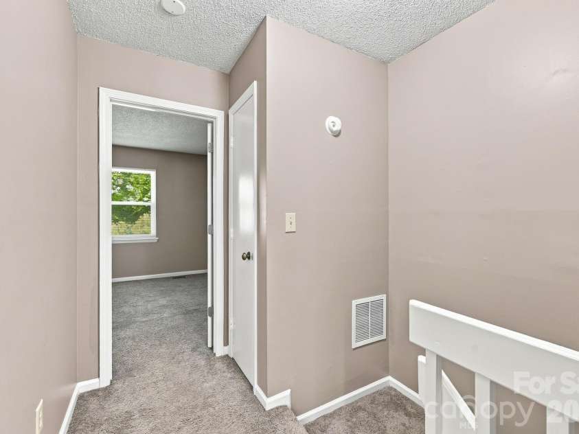 4033 Briarhill Drive, Charlotte, NC 28215.  MLS# CAR4421413, YatesRealty ID 41051. 