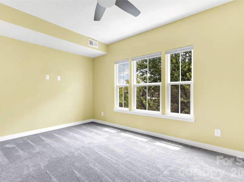 268 Parkwood Avenue, Charlotte, NC 28206.  MLS# CAR4402169, YatesRealty ID 41052. 