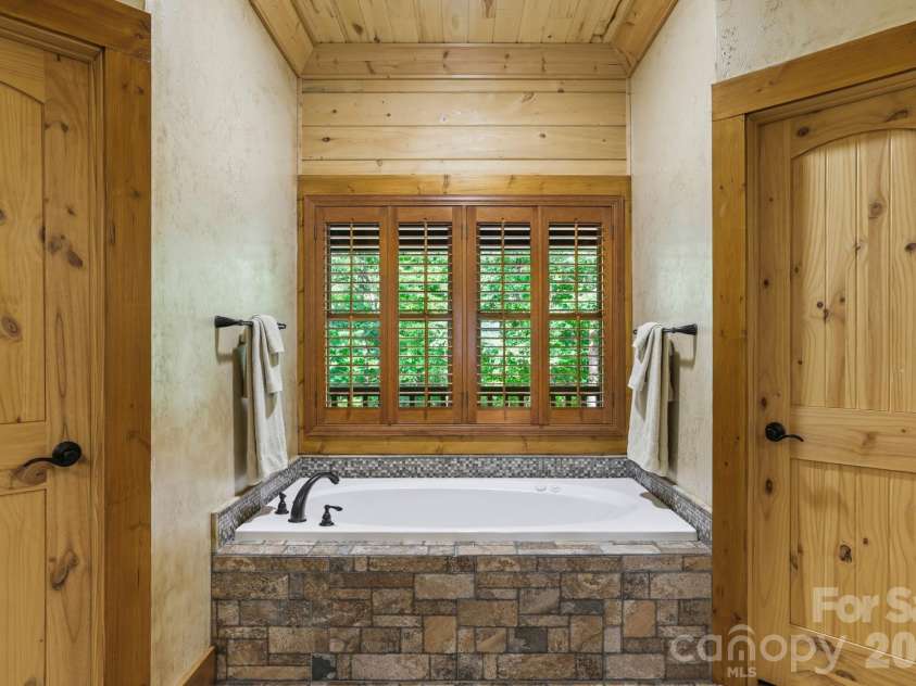 134 Hubble Way, Topton, NC 28781.  MLS# CAR4410859, YatesRealty ID 41055. 