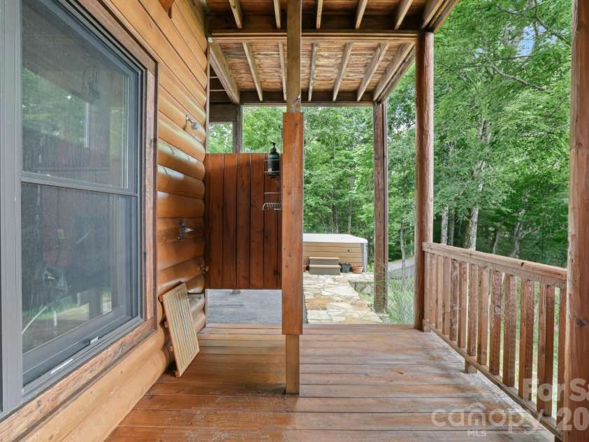 134 Hubble Way, Topton, NC 28781.  MLS# CAR4410859, YatesRealty ID 41055. 