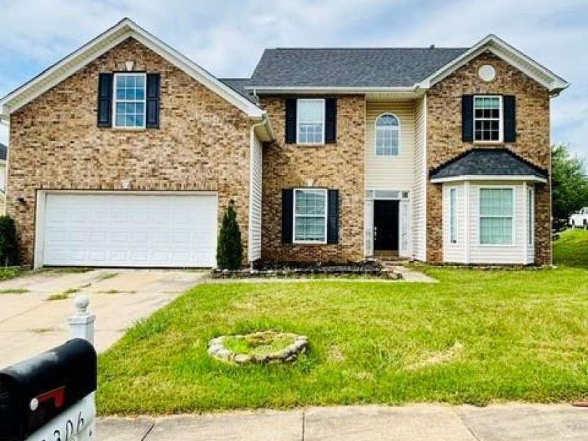3306 Daniel Place Drive, Charlotte, NC 28213.  MLS# CAR4408842, YatesRealty ID 41056. 