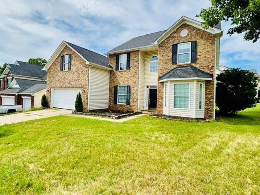 3306 Daniel Place Drive, Charlotte, NC 28213.  MLS# CAR4408842, YatesRealty ID 41056. 