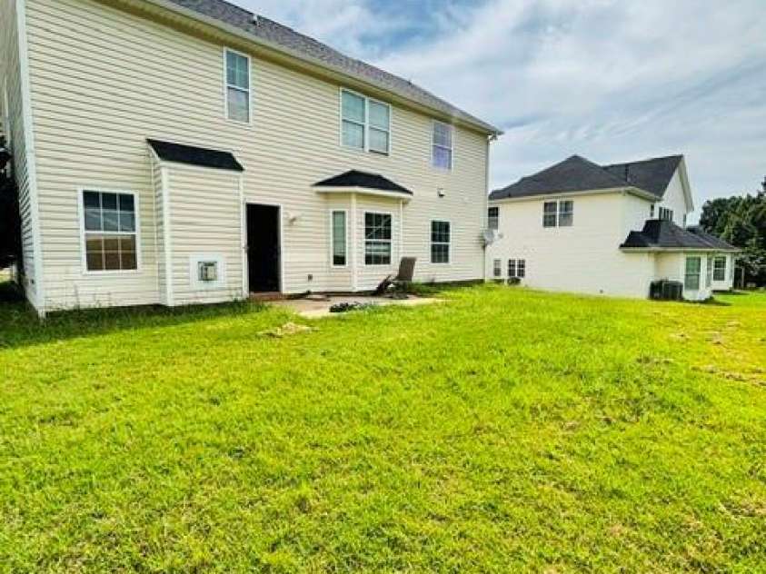 3306 Daniel Place Drive, Charlotte, NC 28213.  MLS# CAR4408842, YatesRealty ID 41056. 