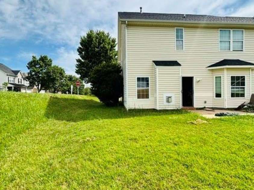 3306 Daniel Place Drive, Charlotte, NC 28213.  MLS# CAR4408842, YatesRealty ID 41056. 