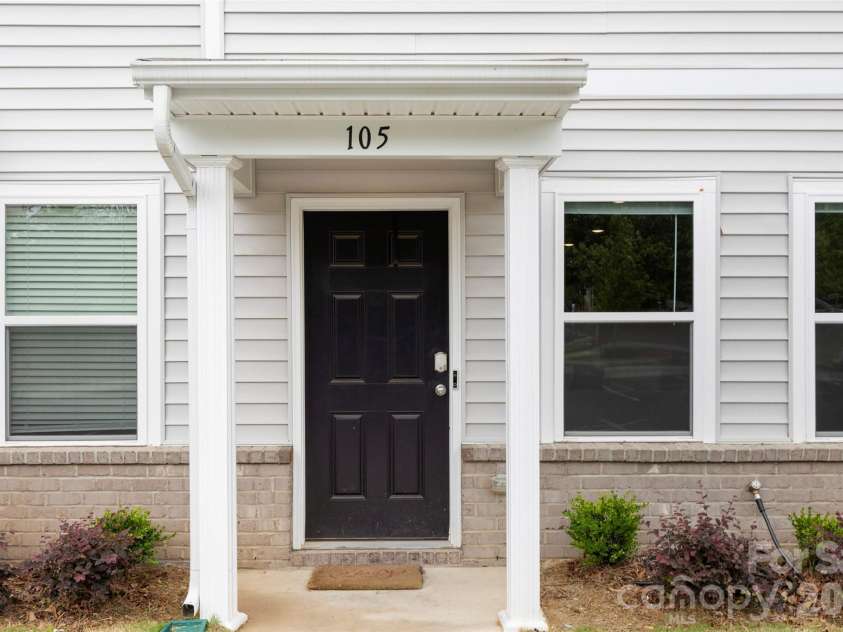 105 VILLA Lane, Lincolnton, NC 28092.  MLS# CAR4410869, YatesRealty ID 41057. 