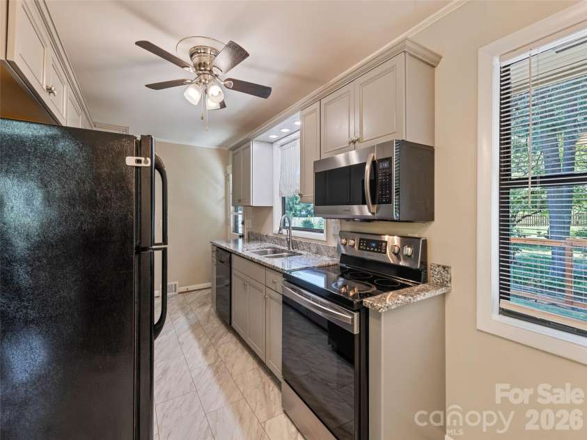 713 Brown Avenue, Waynesville, NC 28786.  MLS# CAR4410892, YatesRealty ID 41058. 