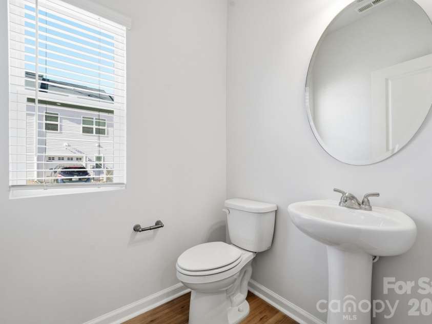 5114 Orchardview Way, Charlotte, NC 28216.  MLS# CAR4335284, YatesRealty ID 4106. Main Floor Powder ROom