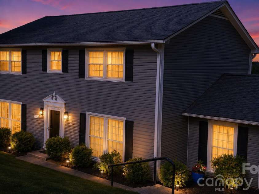 3755 21st Street, Hickory, NC 28601.  MLS# CAR4395380, YatesRealty ID 41061. 