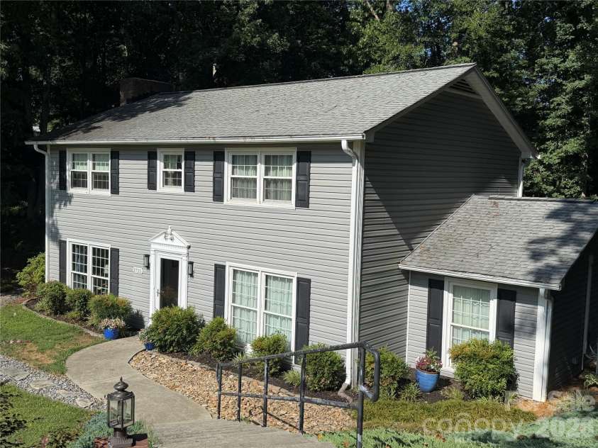 3755 21st Street, Hickory, NC 28601.  MLS# CAR4395380, YatesRealty ID 41061. 