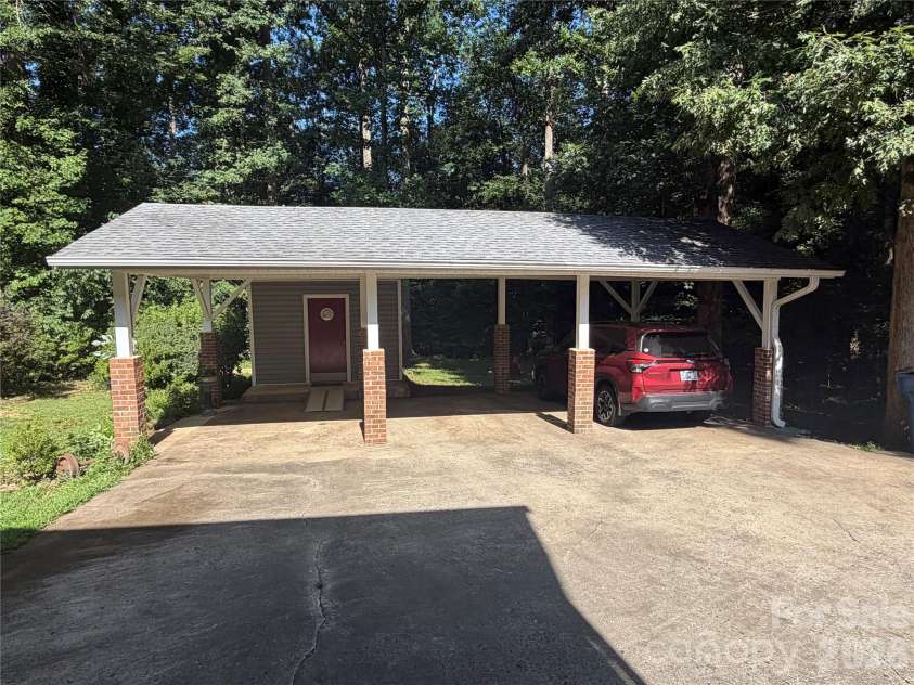 3755 21st Street, Hickory, NC 28601.  MLS# CAR4395380, YatesRealty ID 41061. 