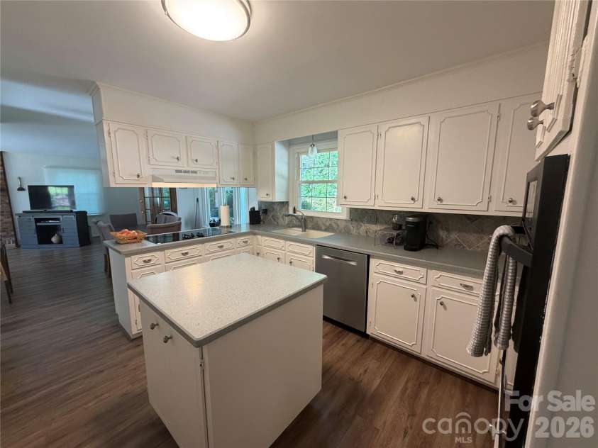 3755 21st Street, Hickory, NC 28601.  MLS# CAR4395380, YatesRealty ID 41061. 