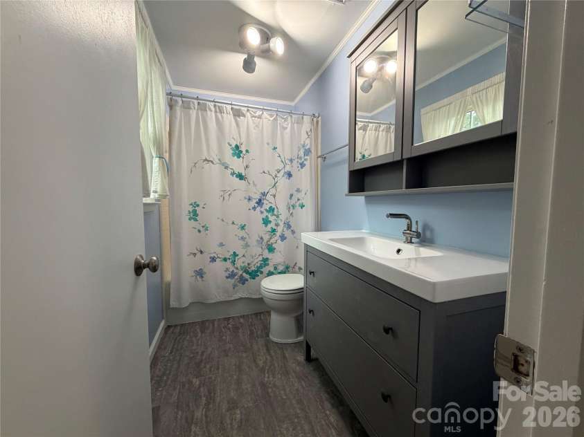 3755 21st Street, Hickory, NC 28601.  MLS# CAR4395380, YatesRealty ID 41061. 