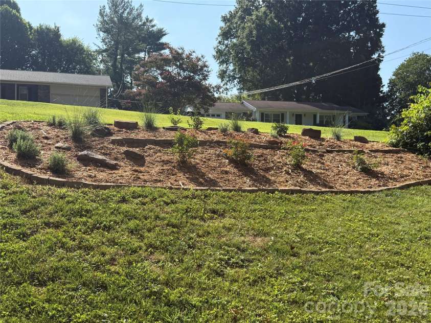 3755 21st Street, Hickory, NC 28601.  MLS# CAR4395380, YatesRealty ID 41061. 