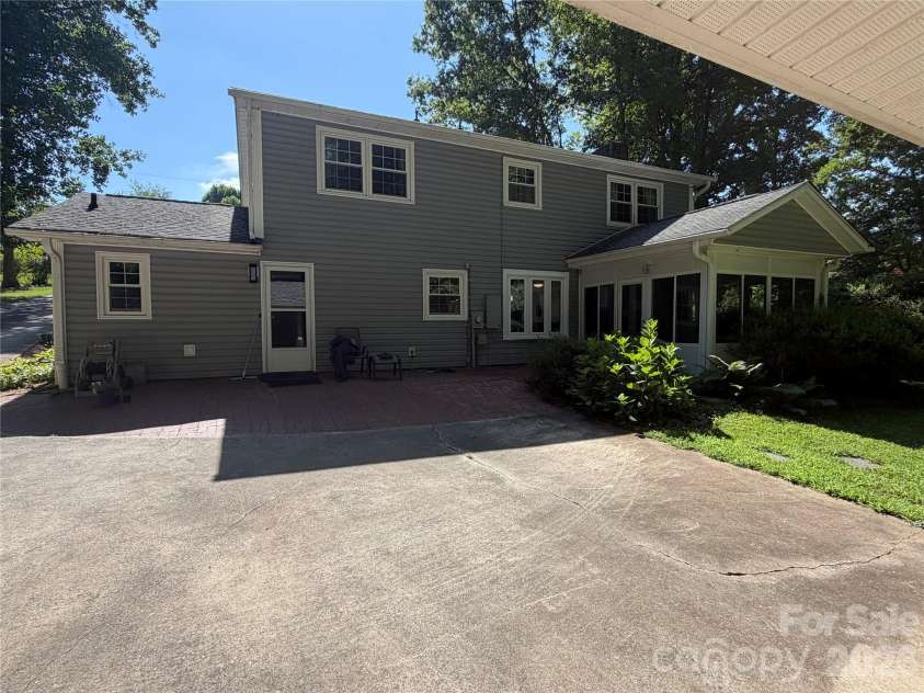 3755 21st Street, Hickory, NC 28601.  MLS# CAR4395380, YatesRealty ID 41061. 