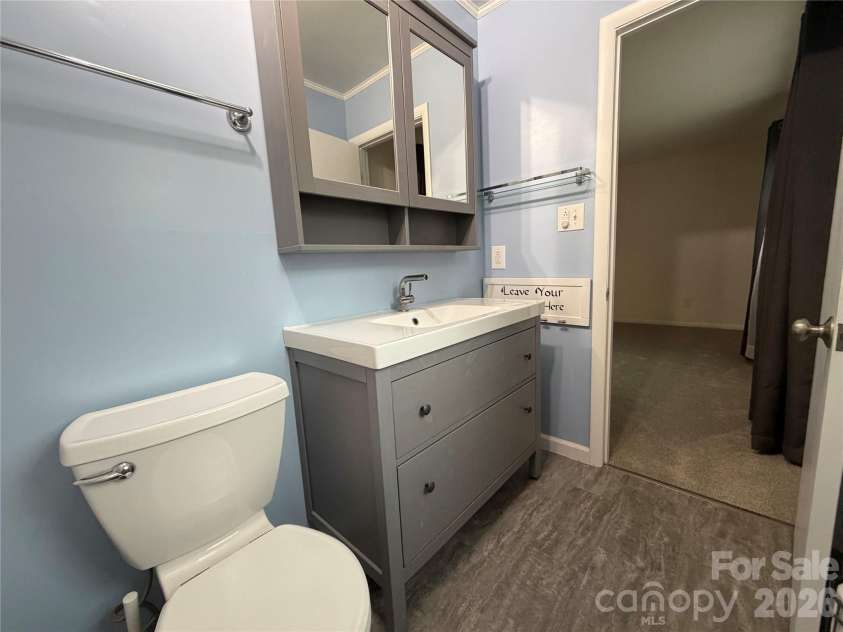 3755 21st Street, Hickory, NC 28601.  MLS# CAR4395380, YatesRealty ID 41061. Upstairs Primary Bath