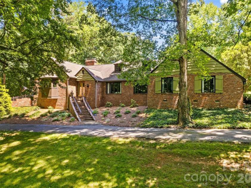203 Wickersham Drive, Statesville, NC 28625.  MLS# CAR4402525, YatesRealty ID 41062. 203 Wickersham Front view
