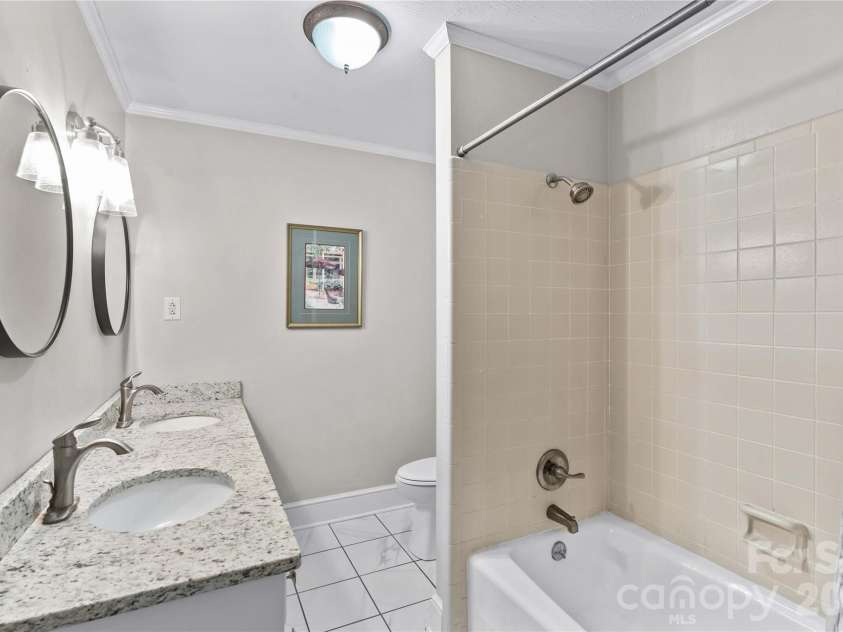 203 Wickersham Drive, Statesville, NC 28625.  MLS# CAR4402525, YatesRealty ID 41062. Bathroom 2