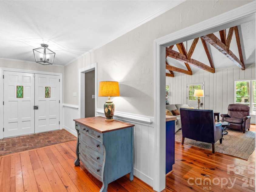203 Wickersham Drive, Statesville, NC 28625.  MLS# CAR4402525, YatesRealty ID 41062. Entry