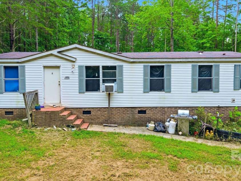 1039 Monterey Drive, Iron Station, NC 28080.  MLS# CAR4410603, YatesRealty ID 41064. 