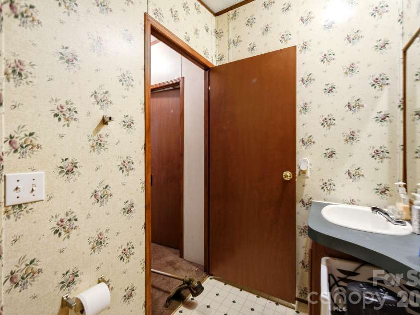1039 Monterey Drive, Iron Station, NC 28080.  MLS# CAR4410603, YatesRealty ID 41064. 