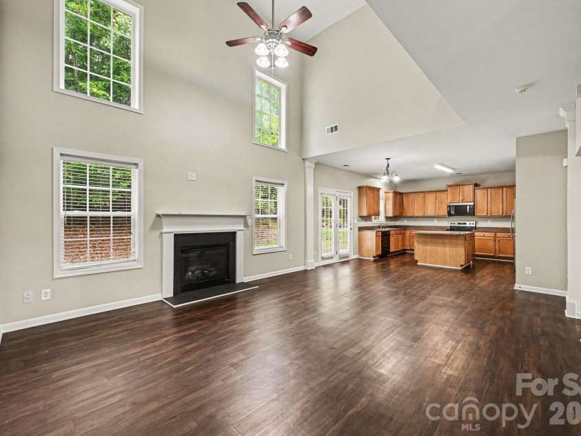 9839 Jeanette Circle, Charlotte, NC 28213.  MLS# CAR4408924, YatesRealty ID 41066. 