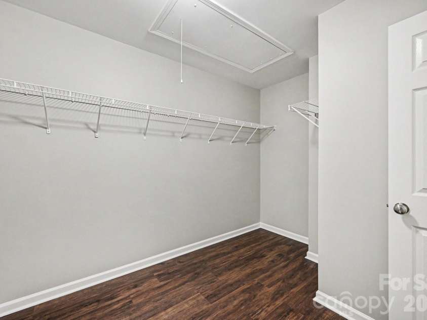 9839 Jeanette Circle, Charlotte, NC 28213.  MLS# CAR4408924, YatesRealty ID 41066. 