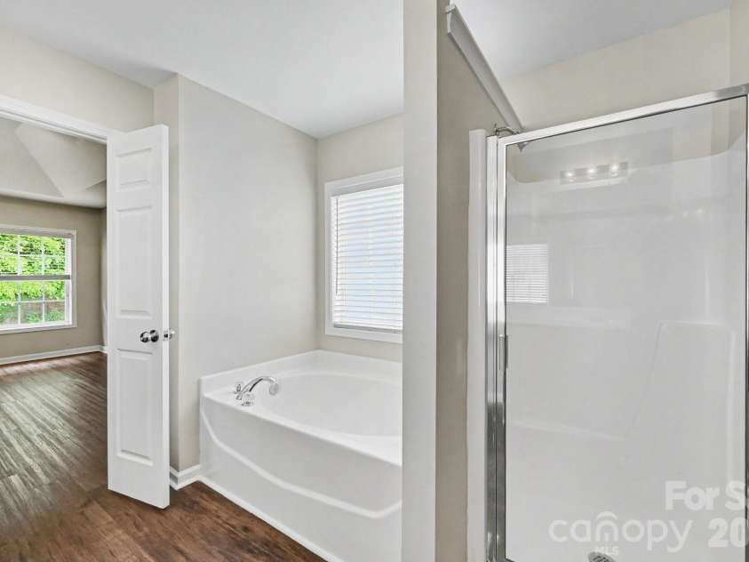9839 Jeanette Circle, Charlotte, NC 28213.  MLS# CAR4408924, YatesRealty ID 41066. 