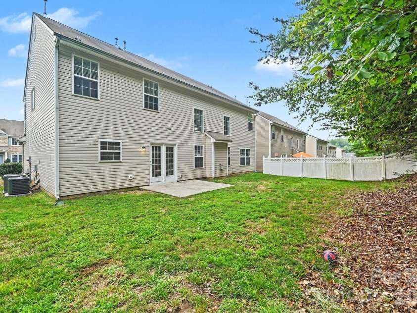 9839 Jeanette Circle, Charlotte, NC 28213.  MLS# CAR4408924, YatesRealty ID 41066. 