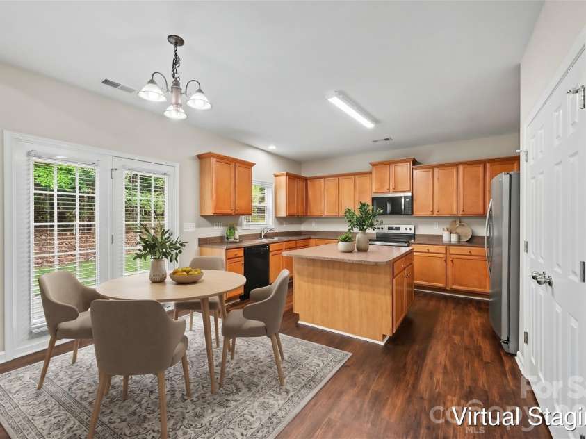 9839 Jeanette Circle, Charlotte, NC 28213.  MLS# CAR4408924, YatesRealty ID 41066. 