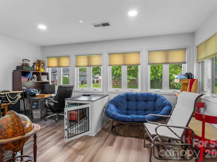 141 Derbyshire Drive, Hendersonville, NC 28792.  MLS# CAR4409798, YatesRealty ID 41069. 