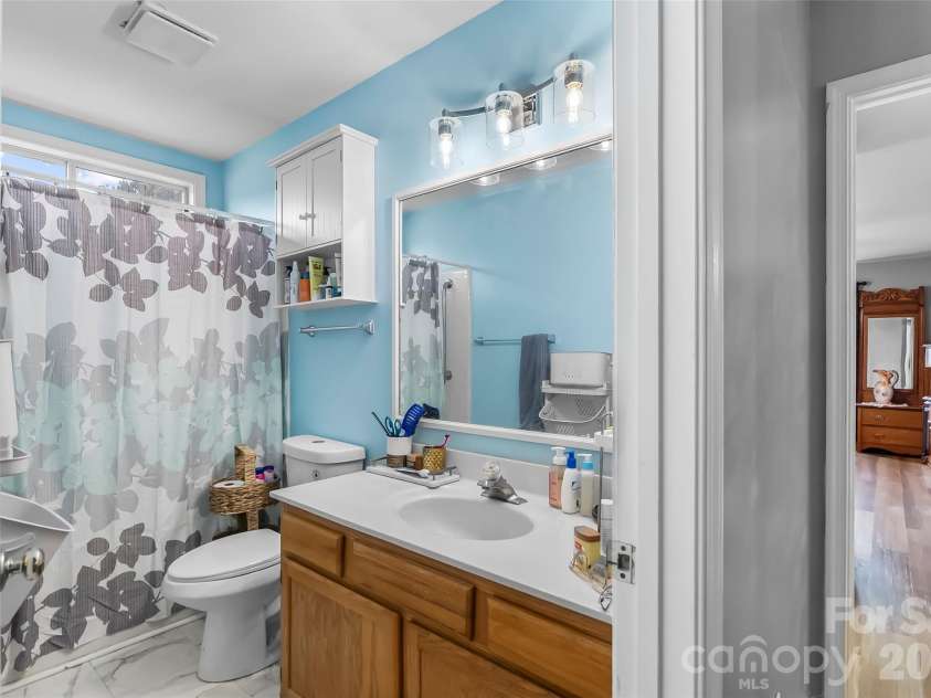 141 Derbyshire Drive, Hendersonville, NC 28792.  MLS# CAR4409798, YatesRealty ID 41069. 