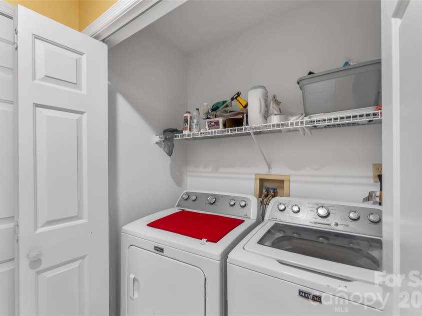 141 Derbyshire Drive, Hendersonville, NC 28792.  MLS# CAR4409798, YatesRealty ID 41069. 