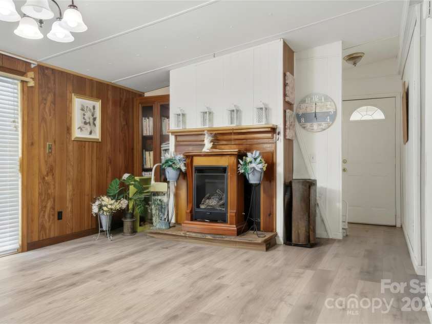 63 Raleigh Lane, Hot Springs, NC 28743.  MLS# CAR4314223, YatesRealty ID 4107. 