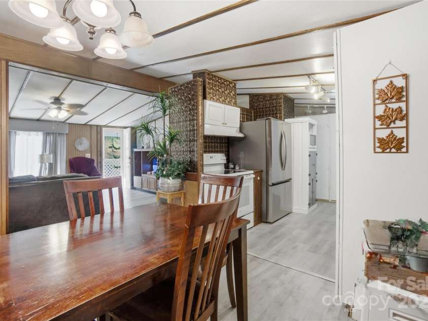 63 Raleigh Lane, Hot Springs, NC 28743.  MLS# CAR4314223, YatesRealty ID 4107. 