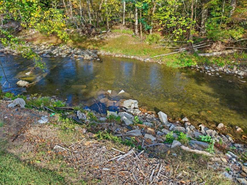 63 Raleigh Lane, Hot Springs, NC 28743.  MLS# CAR4314223, YatesRealty ID 4107. 