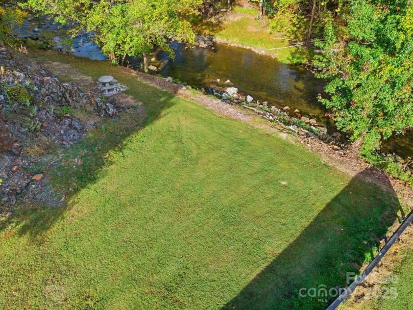 63 Raleigh Lane, Hot Springs, NC 28743.  MLS# CAR4314223, YatesRealty ID 4107. 