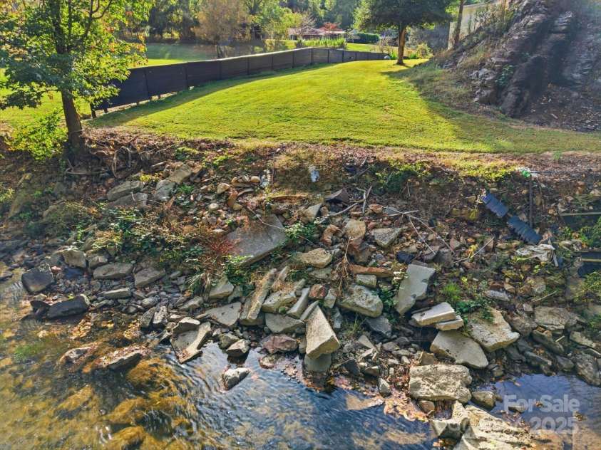 63 Raleigh Lane, Hot Springs, NC 28743.  MLS# CAR4314223, YatesRealty ID 4107. 