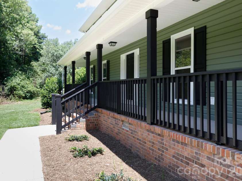 1560 Meadowdale Road, Rock Hill, SC 29732.  MLS# CAR4408235, YatesRealty ID 41070. 