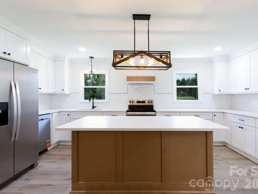 1560 Meadowdale Road, Rock Hill, SC 29732.  MLS# CAR4408235, YatesRealty ID 41070. Kitchen