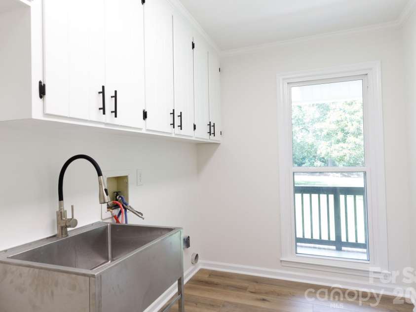 1560 Meadowdale Road, Rock Hill, SC 29732.  MLS# CAR4408235, YatesRealty ID 41070. Laundry Room