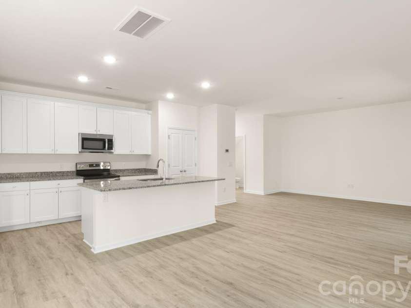 4022 Rolling Creek Road, Vale, NC 28168.  MLS# CAR4390215, YatesRealty ID 41072. Breakfast area to Kitchen