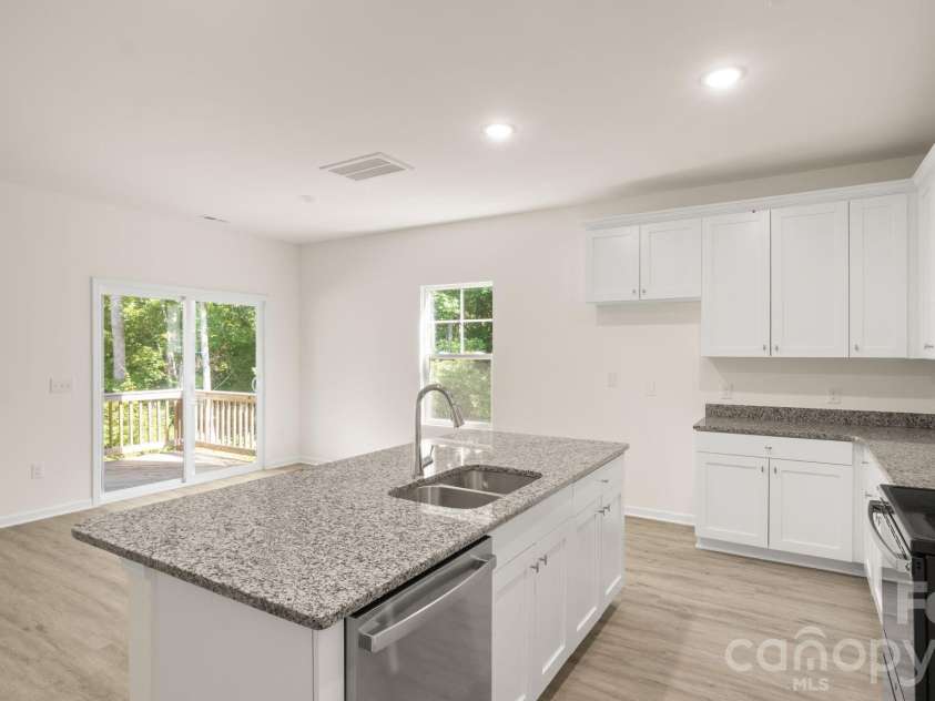 4022 Rolling Creek Road, Vale, NC 28168.  MLS# CAR4390215, YatesRealty ID 41072. Kitchen