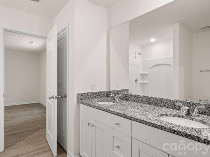 4022 Rolling Creek Road, Vale, NC 28168.  MLS# CAR4390215, YatesRealty ID 41072. Secondary Bathroom