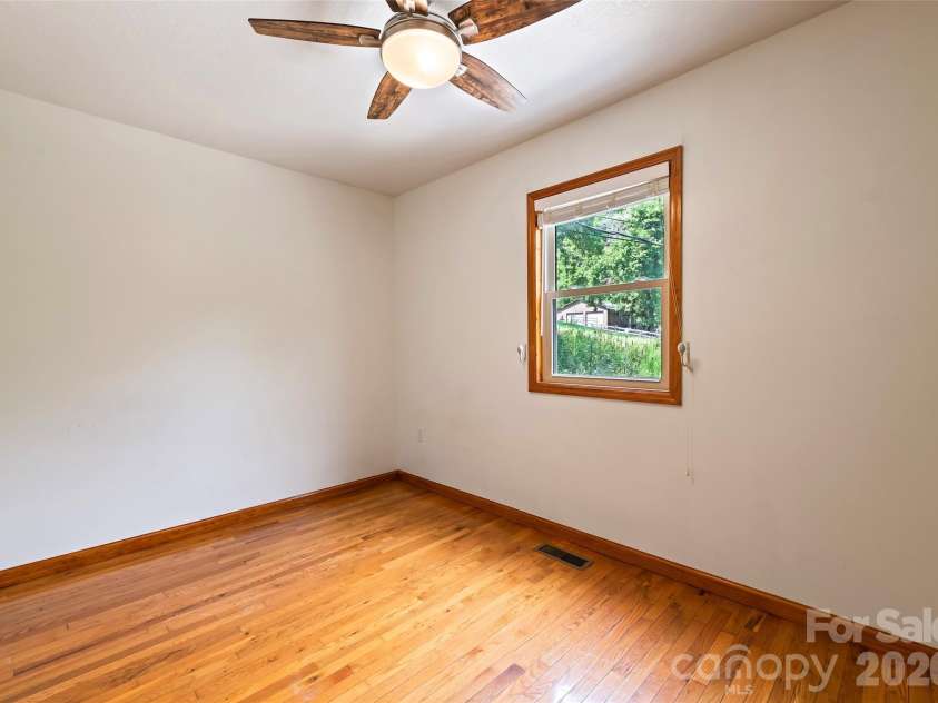 89 Cypress Lane, Canton, NC 28716.  MLS# CAR4399169, YatesRealty ID 41074. 3 rd bedroom