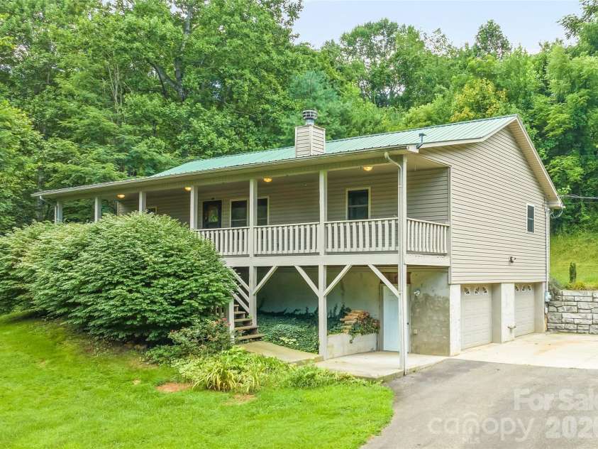 89 Cypress Lane, Canton, NC 28716.  MLS# CAR4399169, YatesRealty ID 41074. Come home