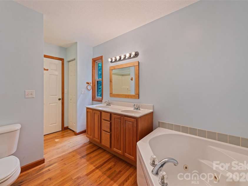 89 Cypress Lane, Canton, NC 28716.  MLS# CAR4399169, YatesRealty ID 41074. Ensuite bath