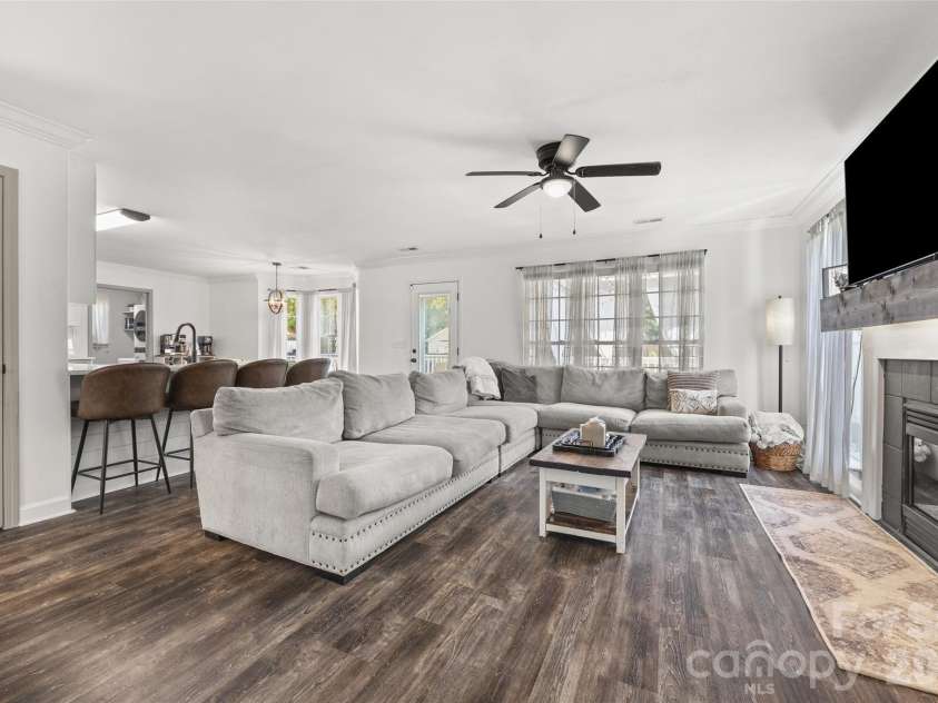 102 Nims Spring Drive, Fort Mill, SC 29715.  MLS# CAR4406817, YatesRealty ID 41075. 