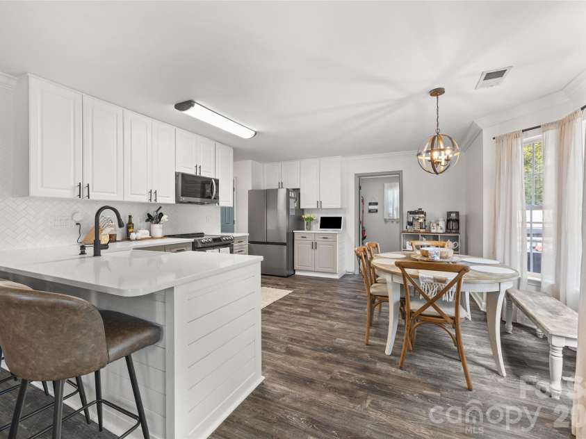 102 Nims Spring Drive, Fort Mill, SC 29715.  MLS# CAR4406817, YatesRealty ID 41075. 