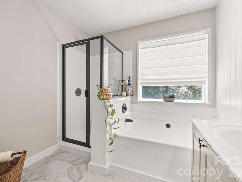 102 Nims Spring Drive, Fort Mill, SC 29715.  MLS# CAR4406817, YatesRealty ID 41075. 