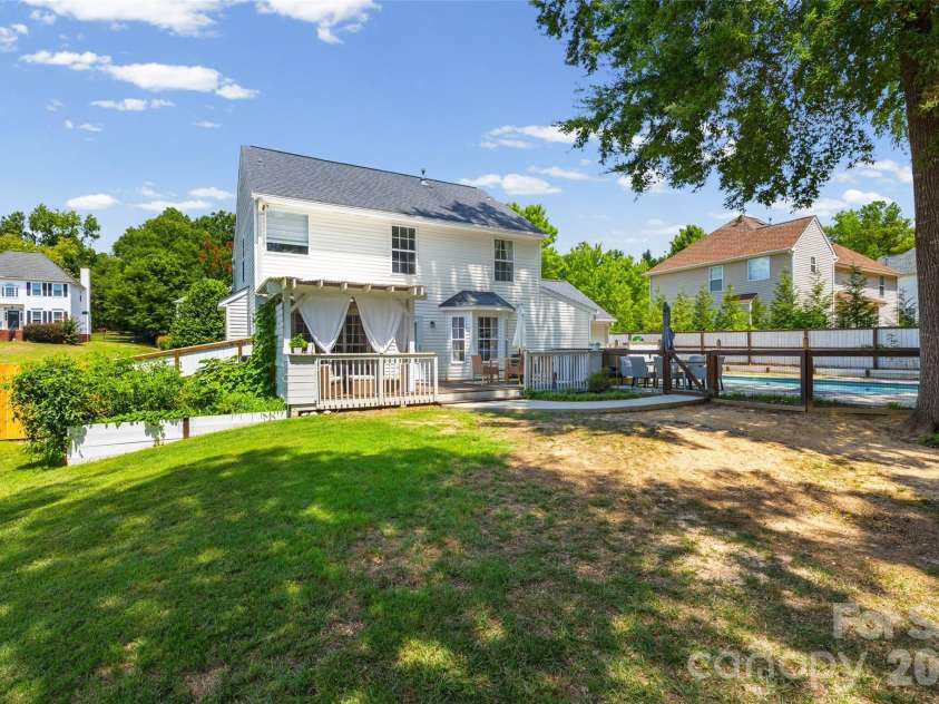 102 Nims Spring Drive, Fort Mill, SC 29715.  MLS# CAR4406817, YatesRealty ID 41075. 